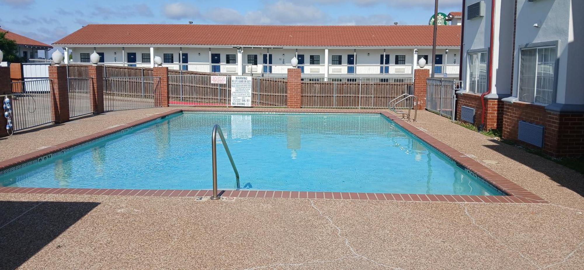 Red Roof Inn & Suites Euless - Dfw Airport Southwest Kültér fotó